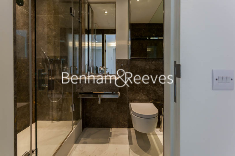 Studio flat to rent in Pan Peninsula Square, Canary Wharf, E14-image 4