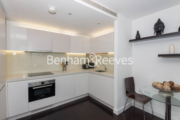 1 bedroom flat to rent in Pan Peninsula West Tower, Canary Wharf, E14-image 2