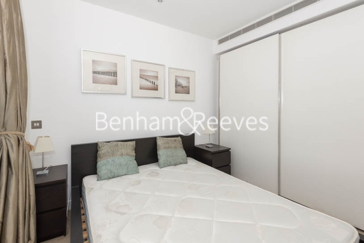 1 bedroom flat to rent in Pan Peninsula West Tower, Canary Wharf, E14-image 3