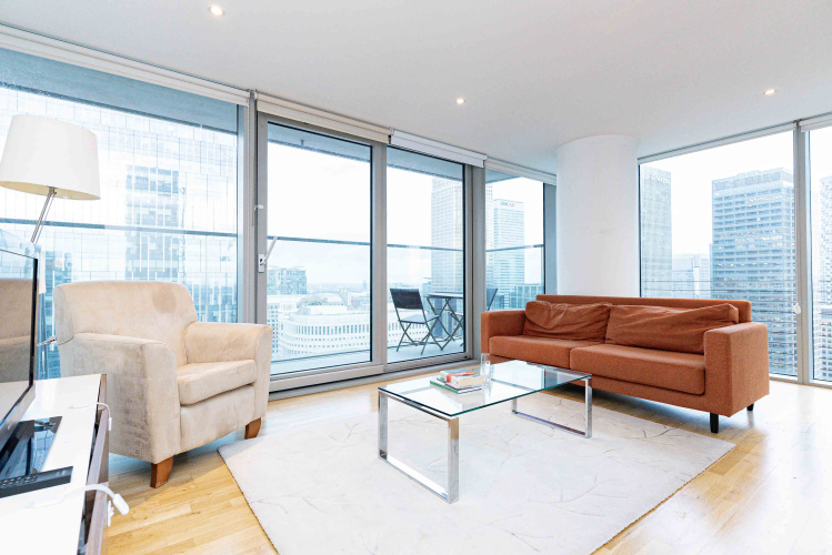 2  bedrooms flat to rent in Landmark east tower, Marsh wall, E14-image 1