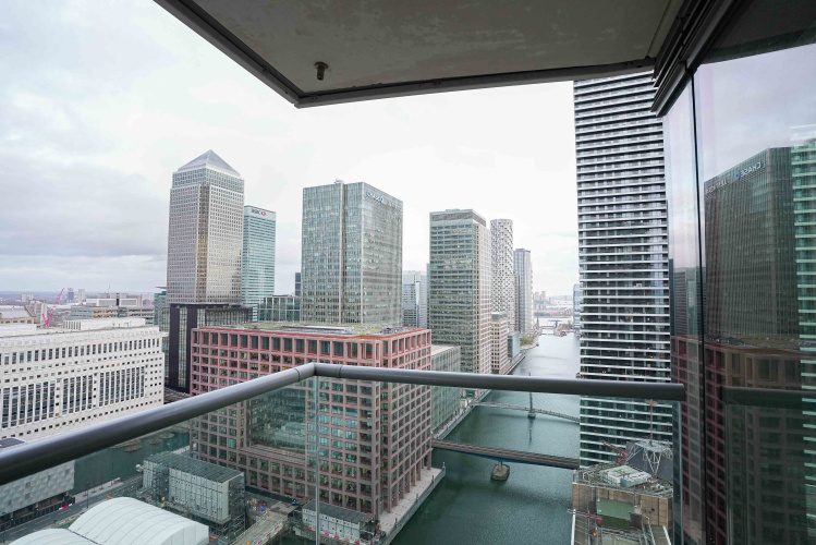 2  bedrooms flat to rent in Landmark east tower, Marsh wall, E14-image 6
