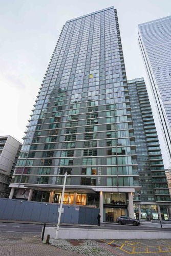 2  bedrooms flat to rent in Landmark east tower, Marsh wall, E14-image 8