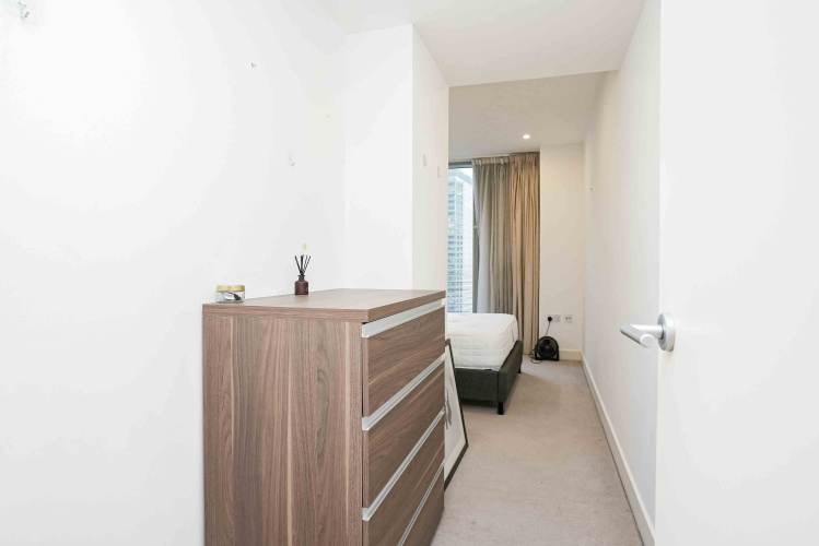2  bedrooms flat to rent in Landmark east tower, Marsh wall, E14-image 13