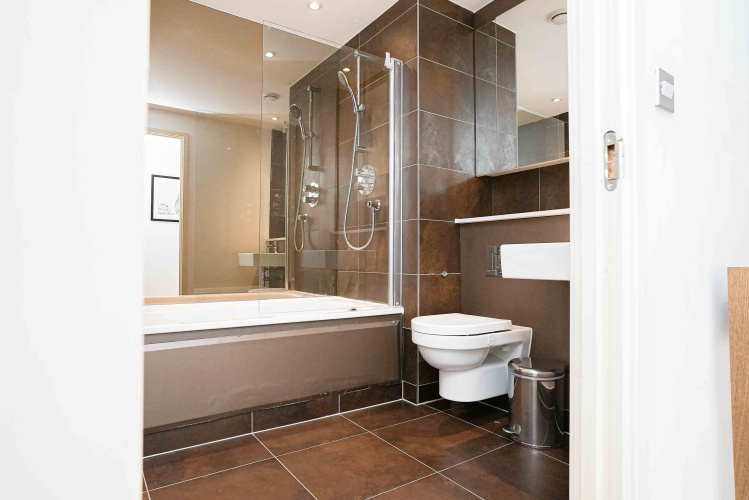 2  bedrooms flat to rent in Landmark east tower, Marsh wall, E14-image 17