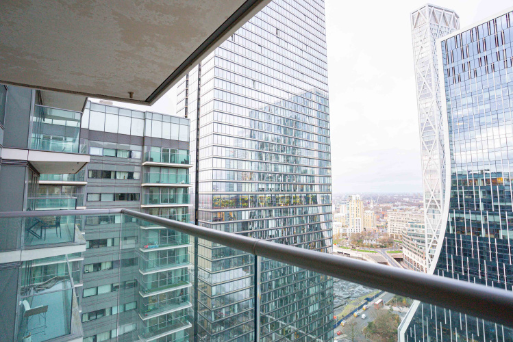 2  bedrooms flat to rent in Landmark east tower, Marsh wall, E14-image 18