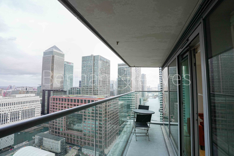 2  bedrooms flat to rent in Landmark east tower, Marsh wall, E14-image 19