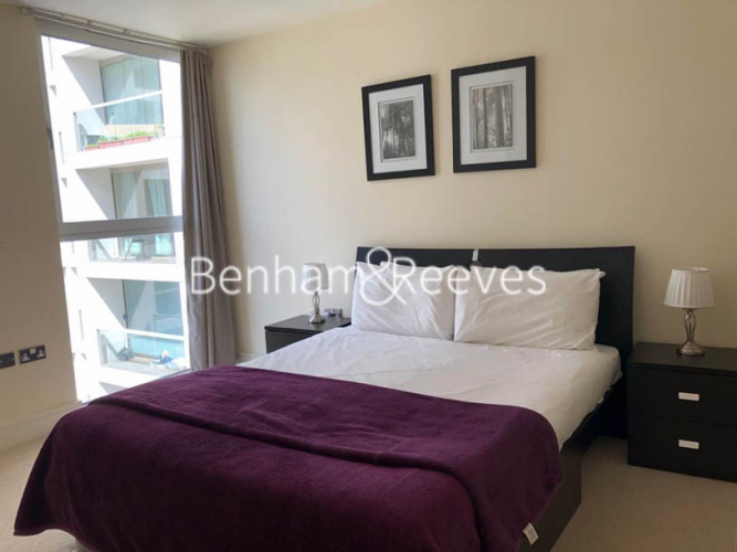 1 bedroom(s) flat to rent in Lanterns Way, Canary Wharf, E14-image 3
