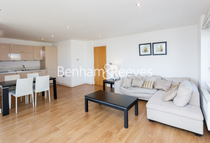 2  bedrooms flat to rent in Aqua Vista Square, Bow, E3-image 1