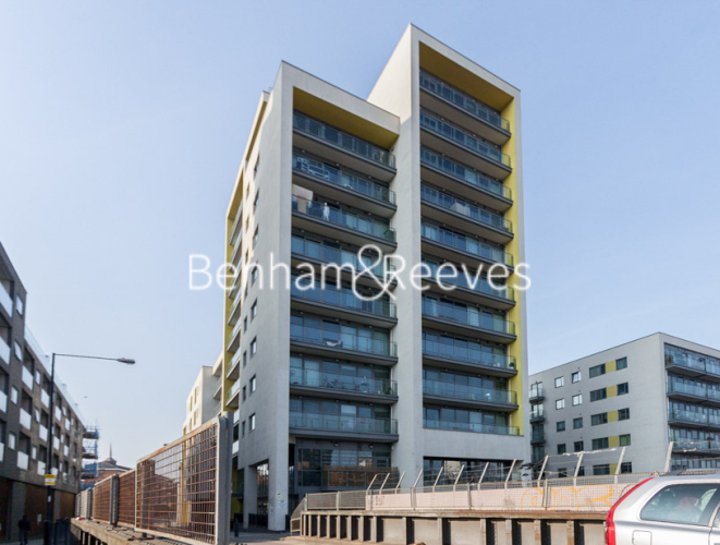 2 bedrooms flat to rent in Aqua Vista Square, Bow, E3-image 9