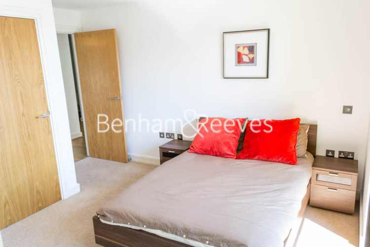 2 bedrooms flat to rent in Aqua Vista Square, Canary Wharf, E3-image 3