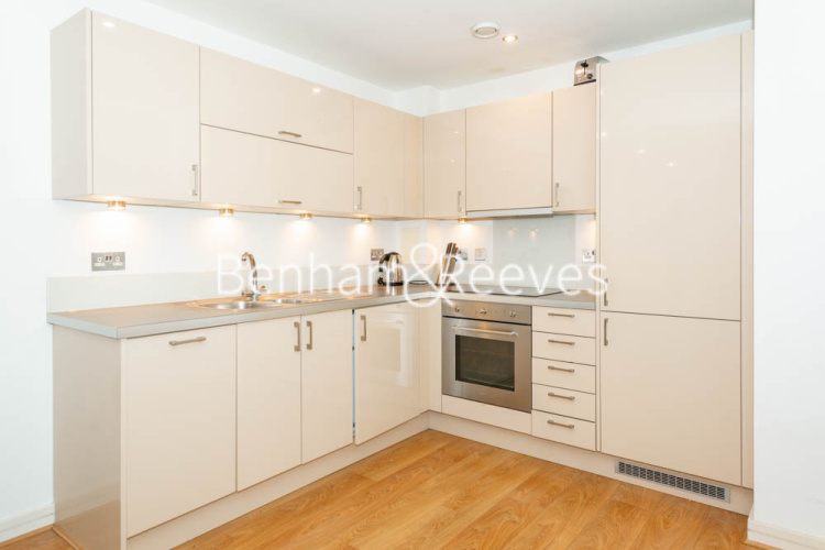 1 bedroom flat to rent in Werner Court, Aqua Vista Square, E3-image 2