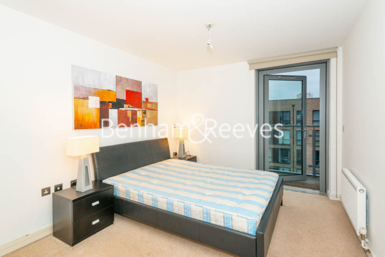 1 bedroom flat to rent in Werner Court, Aqua Vista Square, E3-image 3