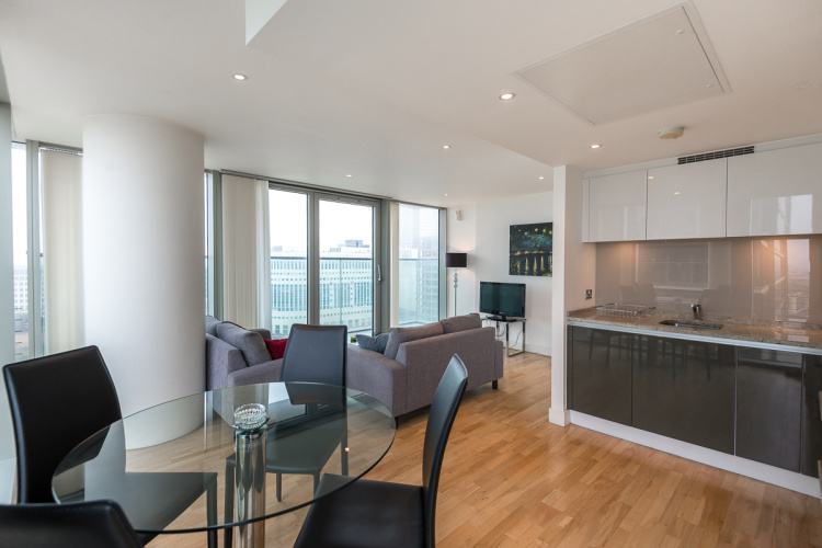 2  bedrooms flat to rent in Marsh Wall, Canary Wharf, E14-image 2