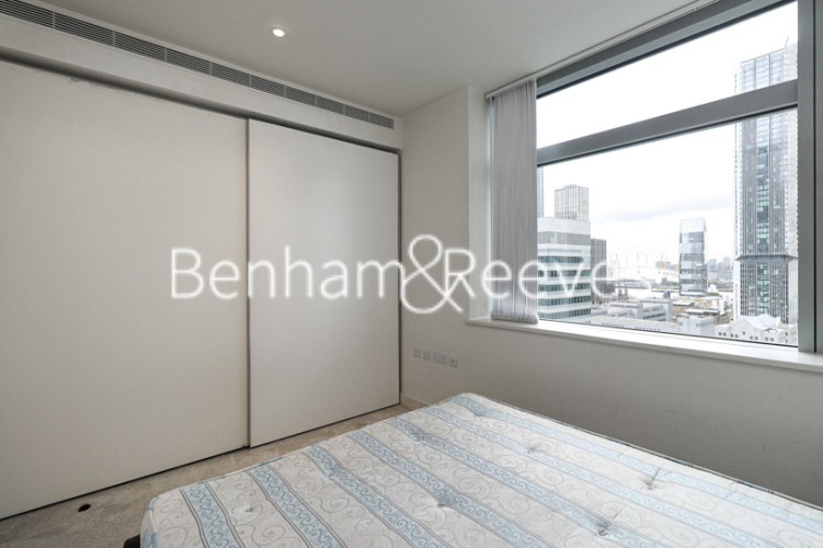 1  bedroom flat to rent in Pan Peninsula Square, Canary Wharf, E14-image 9