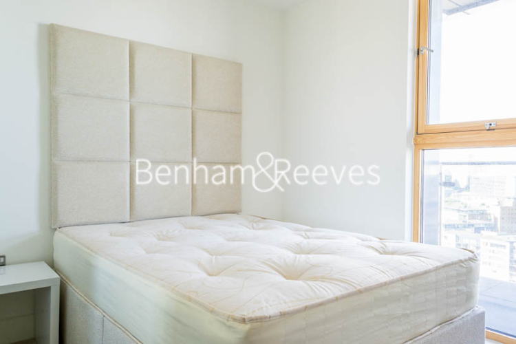 2 bedrooms flat to rent in Province Square, Canary Wharf, E14-image 7