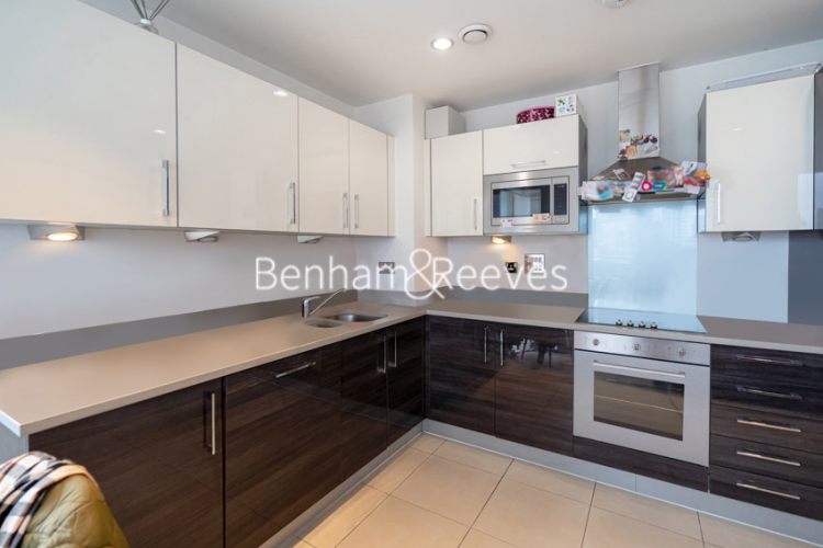 2 bedrooms flat to rent in Province Square, Canary Wharf, E14-image 2