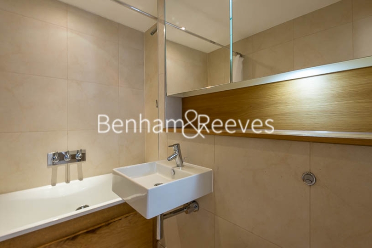 Studio flat to rent in Caspian Wharf, Yeo Street, E3-image 3