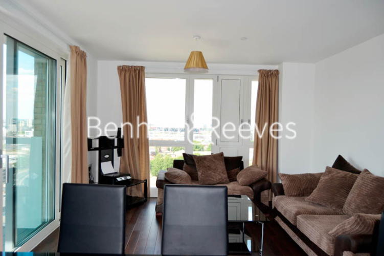 3  bedrooms flat to rent in Marner Point, Jefferson Plaza, E3-image 1