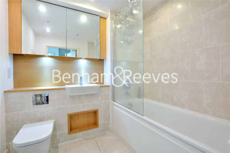 3  bedrooms flat to rent in Marner Point, Jefferson Plaza, E3-image 8