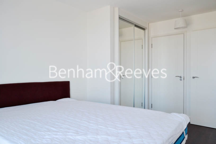 3  bedrooms flat to rent in Marner Point, Jefferson Plaza, E3-image 9