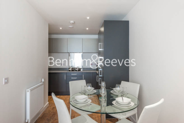 1  bedroom flat to rent in Mellor House, Canary Wharf, E14-image 2
