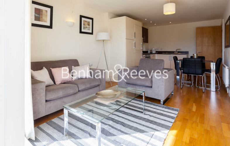 2  bedrooms flat to rent in Ingot Tower, Canary Wharf, E14-image 1