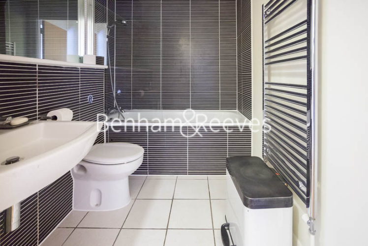 2  bedrooms flat to rent in Ingot Tower, Canary Wharf, E14-image 5