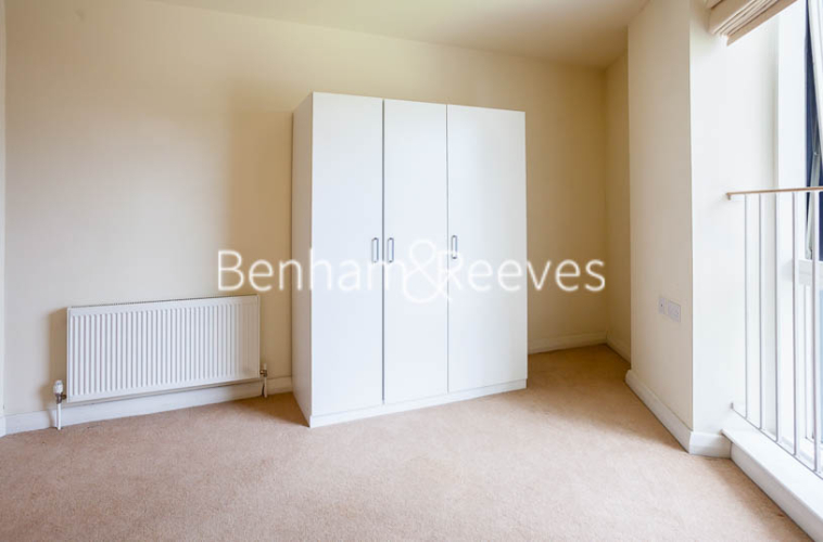 2  bedrooms flat to rent in Ingot Tower, Canary Wharf, E14-image 8