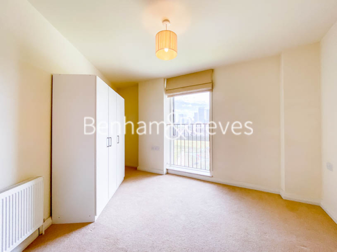 2  bedrooms flat to rent in Ingot Tower, Canary Wharf, E14-image 10