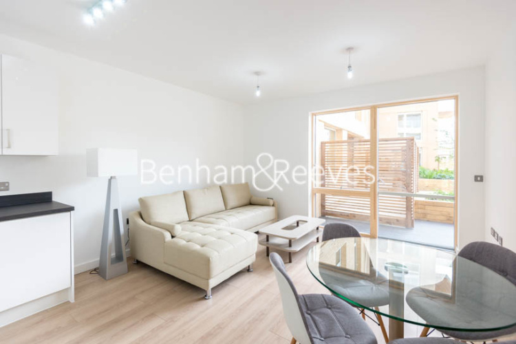 1  bedroom flat to rent in Rathbone Street, Canning Town, E16-image 2