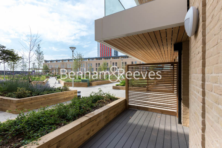 1  bedroom flat to rent in Rathbone Street, Canning Town, E16-image 6
