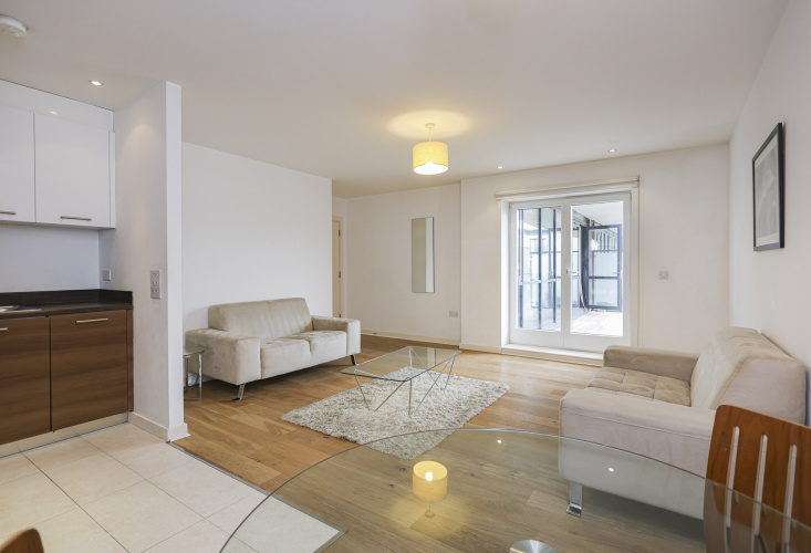 2  bedrooms flat to rent in Forge Square, Canary Wharf, E14-image 1