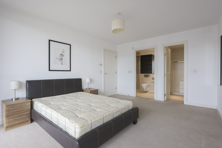 2 bedrooms flat to rent in Forge Square, Canary Wharf, E14-image 4