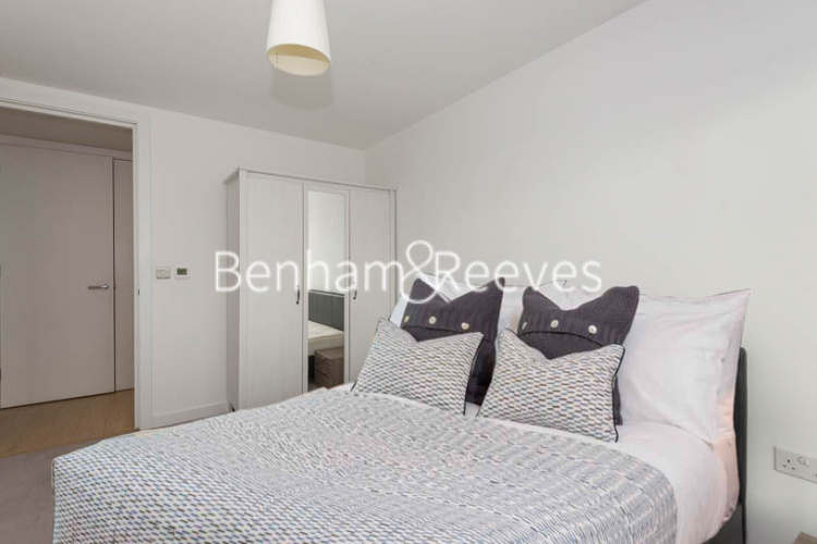 3 bedrooms flat to rent in Yabsley Street, Canary Wharf, E14-image 3