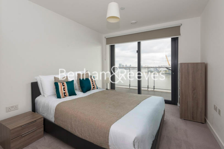 3  bedrooms flat to rent in Yabsley Street, Canary Wharf, E14-image 9