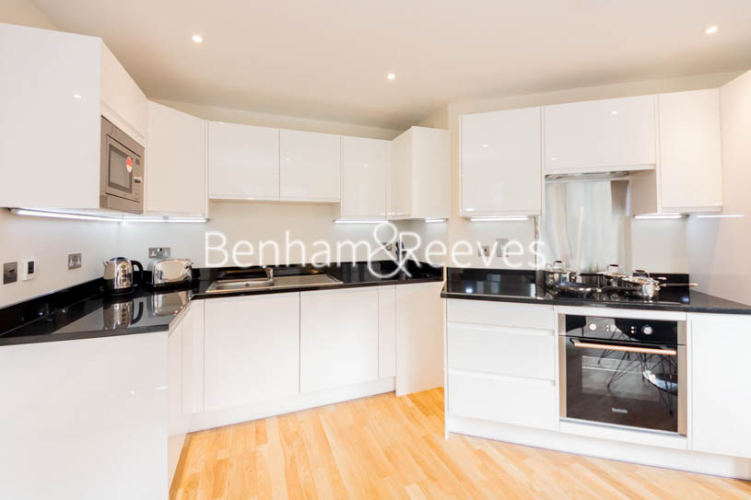 1  bedroom flat to rent in St. Anne's Street, Canary Wharf, E14-image 2