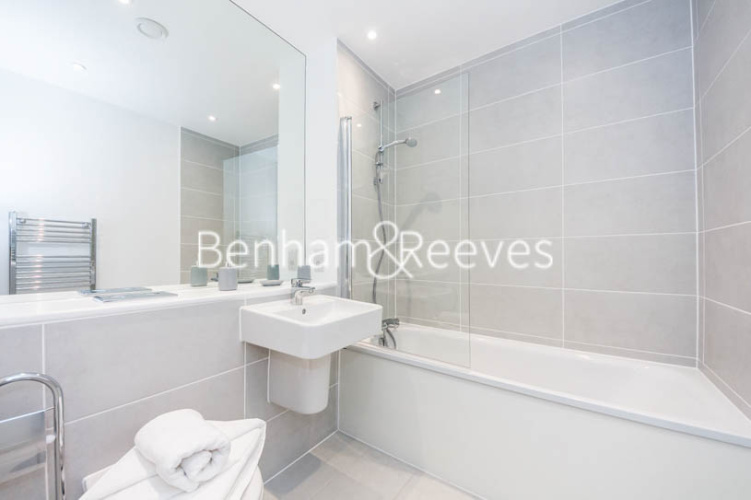 2  bedrooms flat to rent in Magellan Boulevard, Beckton Gallions Reach, E16-image 6