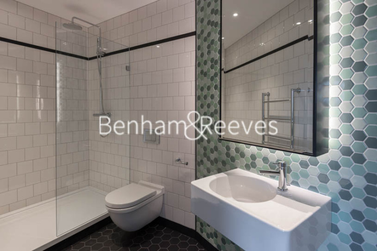 2  bedrooms flat to rent in London City Island, Botanic Square, E14-image 4