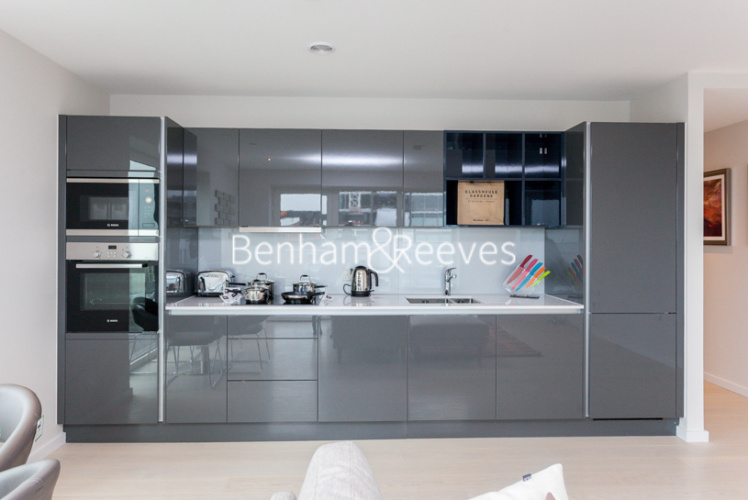 2  bedrooms flat to rent in Cassia Point, Glasshouse Gardens, E20-image 2