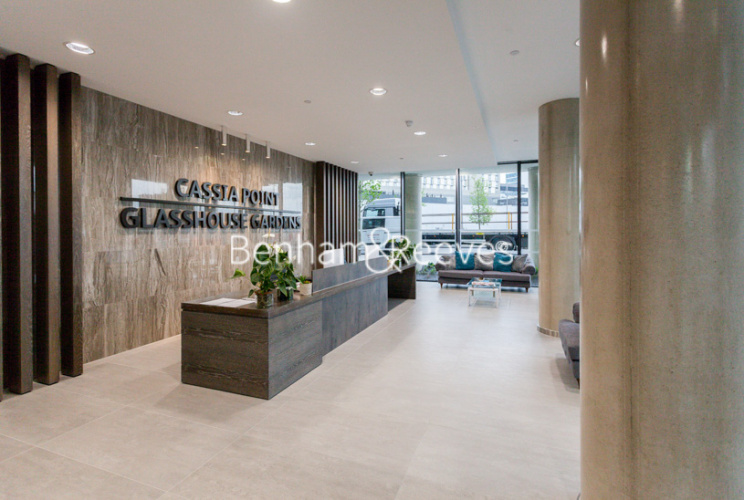 2  bedrooms flat to rent in Cassia Point, Glasshouse Gardens, E20-image 11