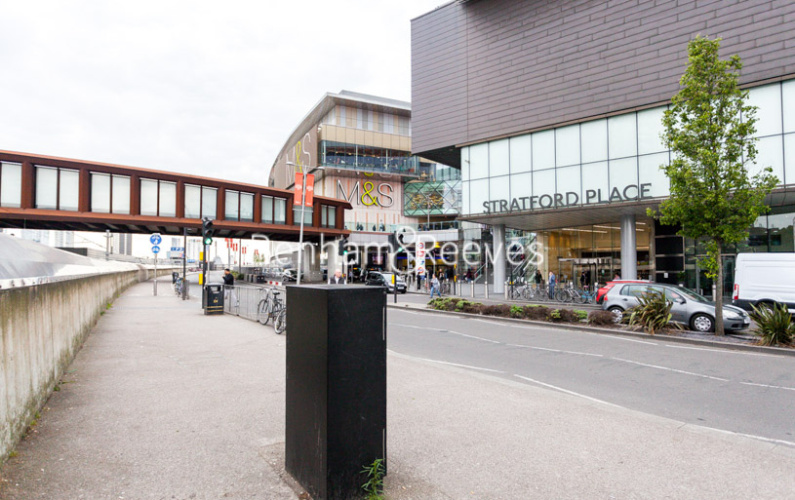 2  bedrooms flat to rent in Cassia Point, Glasshouse Gardens, E20-image 17