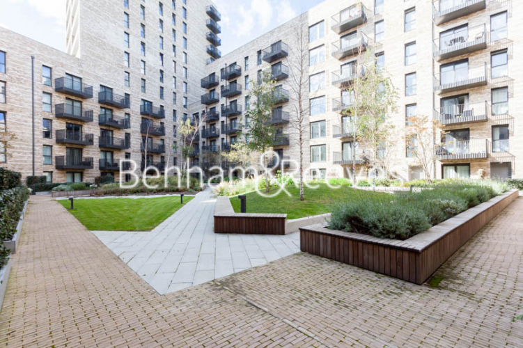 1 bedroom flat to rent in Kingfisher Heights, Pontoon Dock, E16-image 11