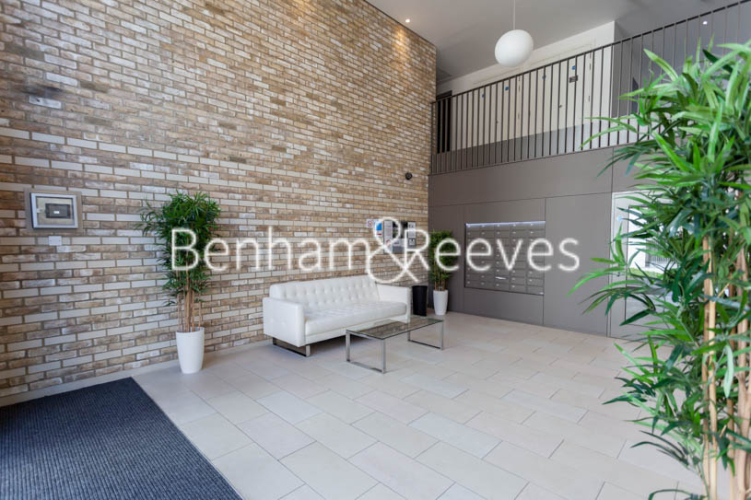 1  bedroom flat to rent in Kingfisher Heights, Pontoon Dock, E16-image 12