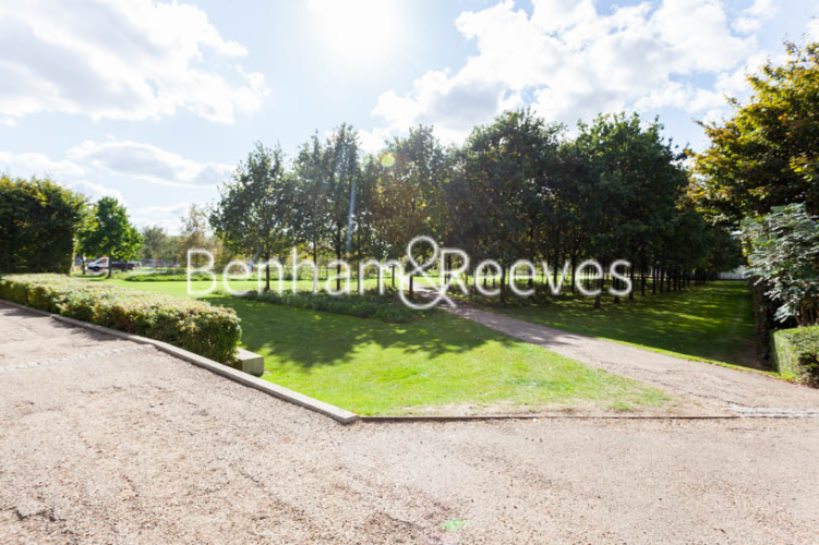 1 bedroom flat to rent in Kingfisher Heights, Pontoon Dock, E16-image 14