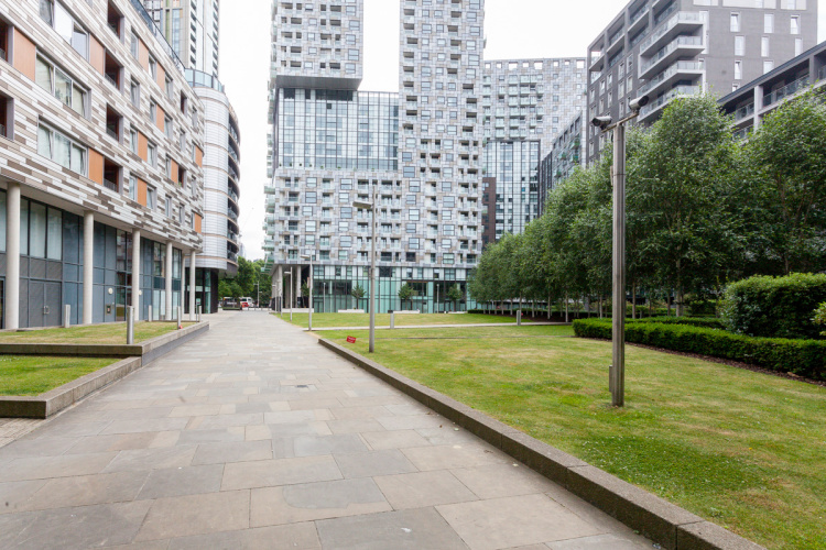 1 bedroom flat to rent in Indescon Square, Cananary Wharf, E14-image 11