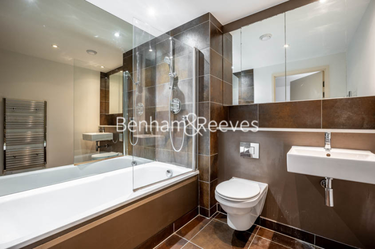 1  bedroom flat to rent in Landmark East, Marsh Wall, E14-image 4