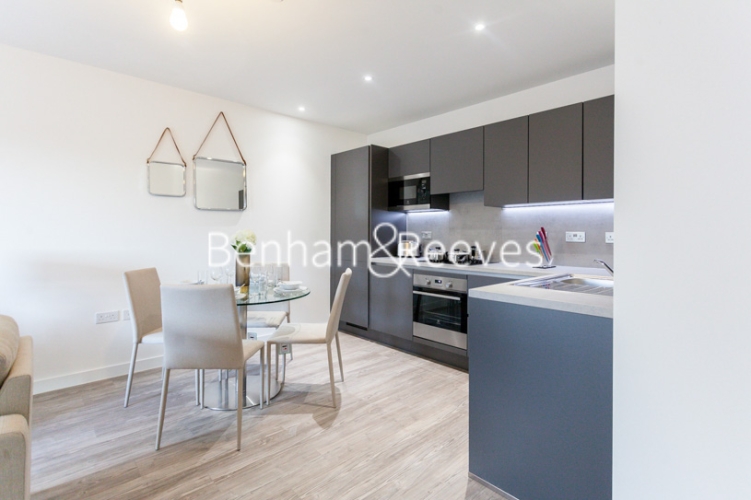 1 bedroom flat to rent in Lyall House, Shipbuilding Way, E13-image 2
