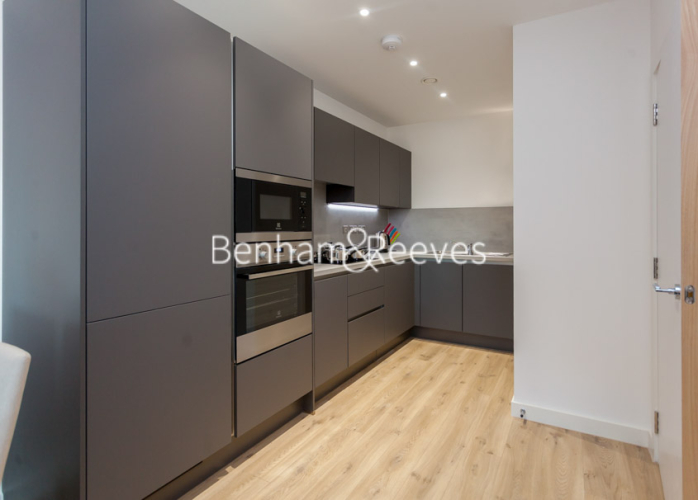 1 bedroom flat to rent in Shipbuilding Way, Upton Gardens, E13-image 2