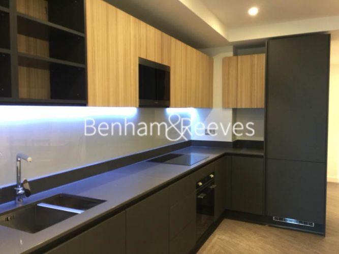 2  bedrooms flat to rent in Royal Docks West, Western Gateway, E16-image 2