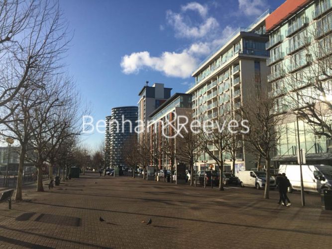 2 bedrooms flat to rent in Royal Docks West, Western Gateway, E16-image 6